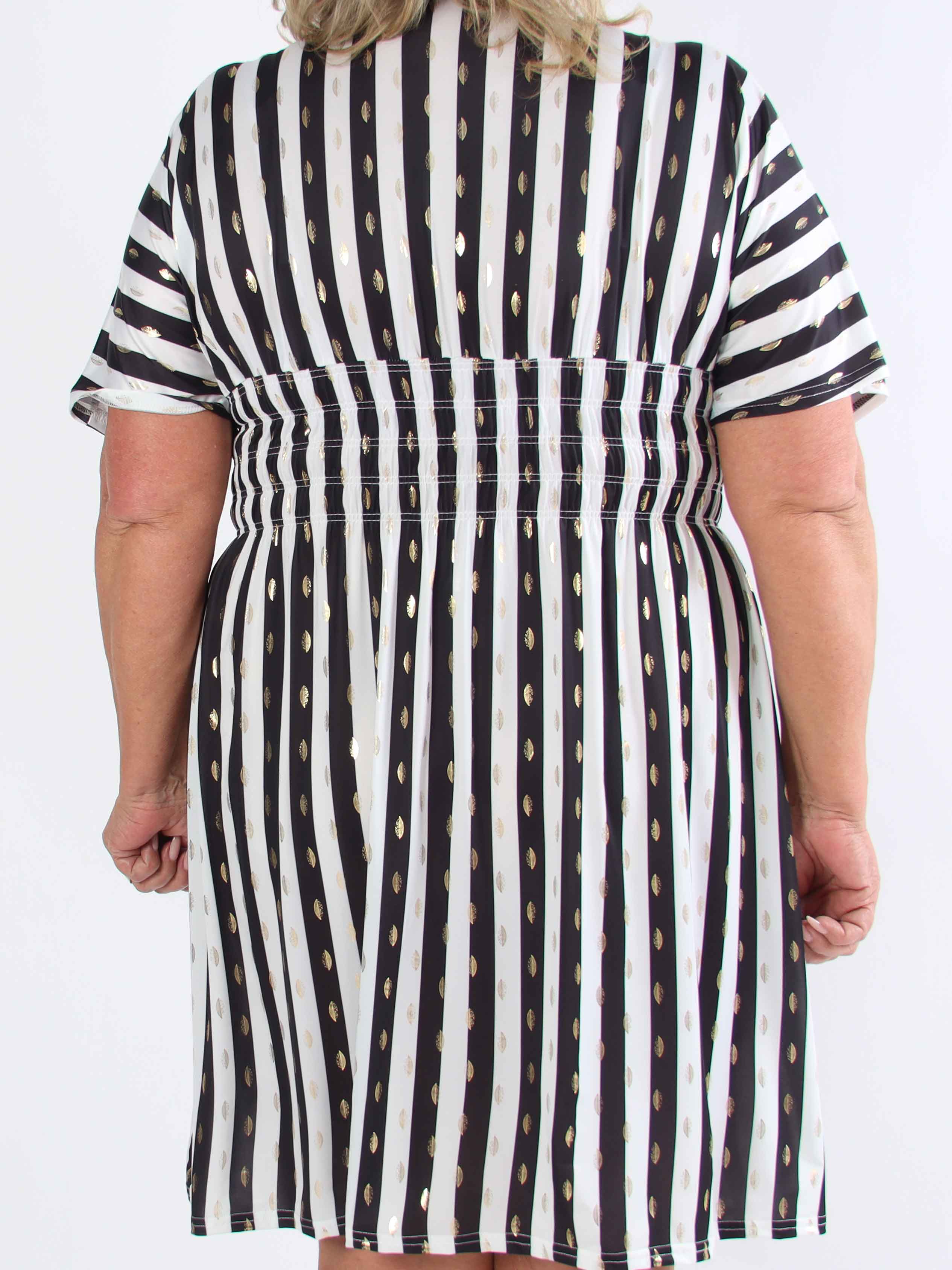 Pams Stripe Short - Stribet plus size kjole med guld detaljer